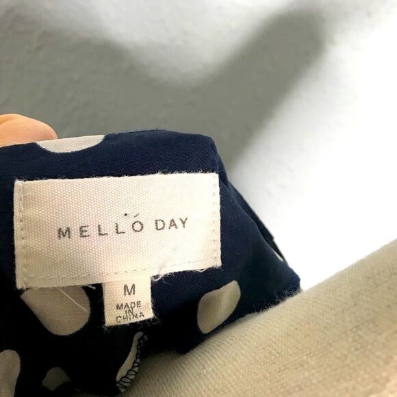 Polka Dot Shortsleeved Blouse - Picture 9 of 10